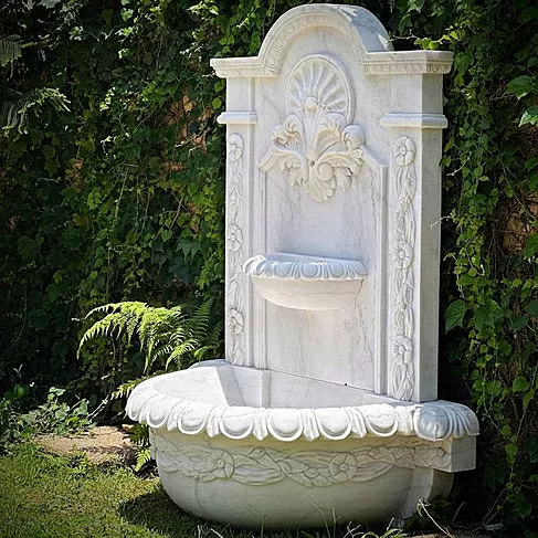 Chafariz clássico de mármore e ferro da Quinta Dell'Arte