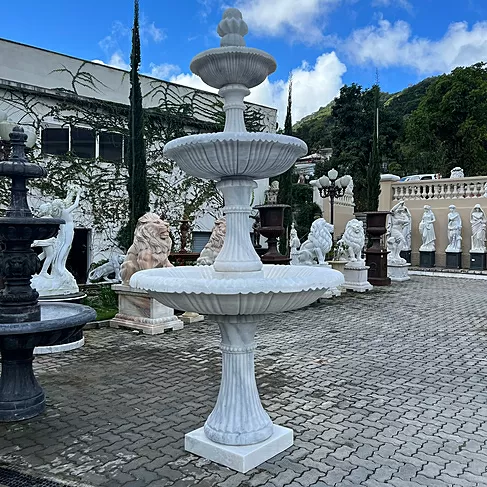 Chafariz gigante monumental de três pratos em mármore nobre